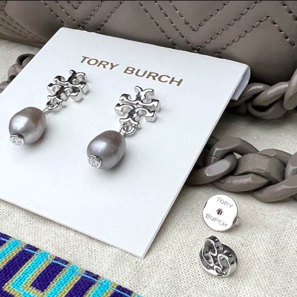 AUTH. Tory Burch Fleming Matte Small Shoulder Bag $498 - Picture 15 of 17